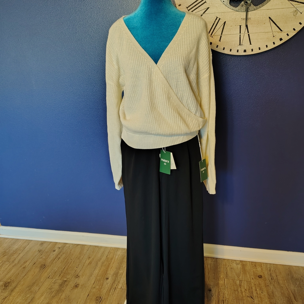HALARA Cream Knit Sweater